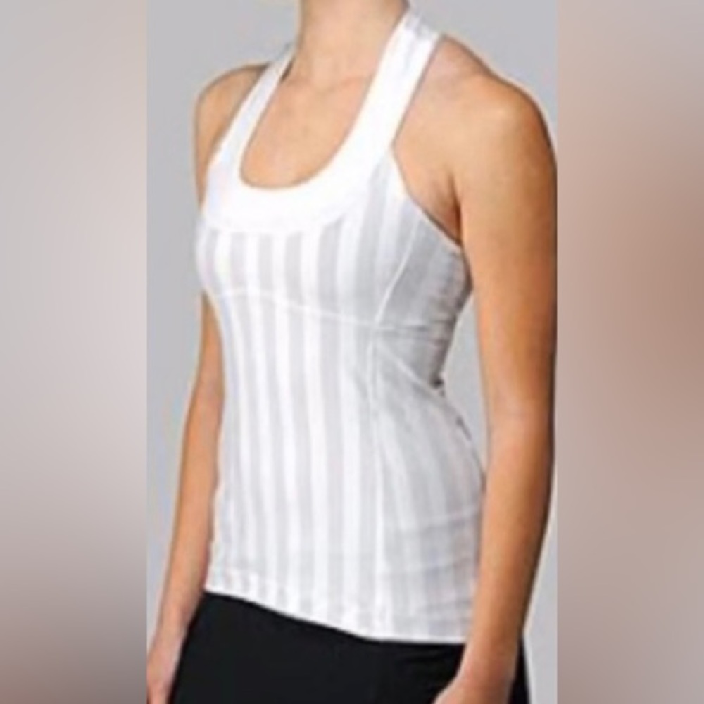 Lululemon scoop neck tank size 8